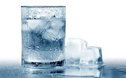 نوشیدن آب یخ چه ضررهایی برای بدن دارد؟