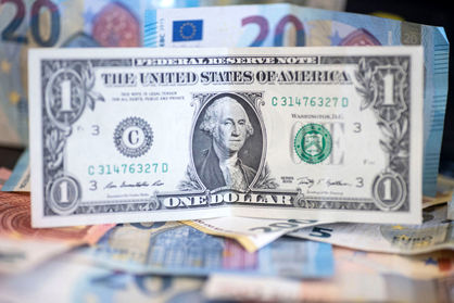 دولت ناتوان در کنترل بازار ارز/ دلار به 50000 تومان نزدیک شد