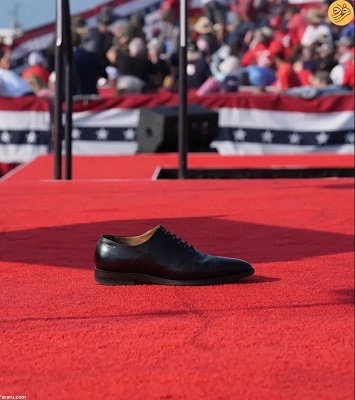 لنگه کفش ترامپ در صحنه ترور +عکس