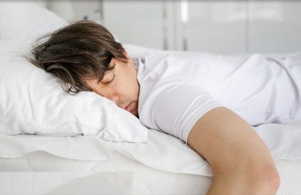 این مدل خوابیدن برای سلامتی مغز مضر است